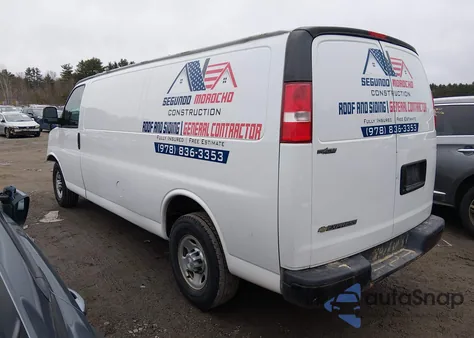 2017 Chevrolet Express 2500 Work Van z USA, uszkodzony, nr VIN 1GCWGBFF4H1304435